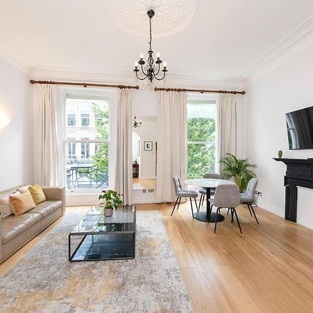 2-Bedroom Victorian Apartment In Kensington ลอนดอน ภายนอก รูปภาพ