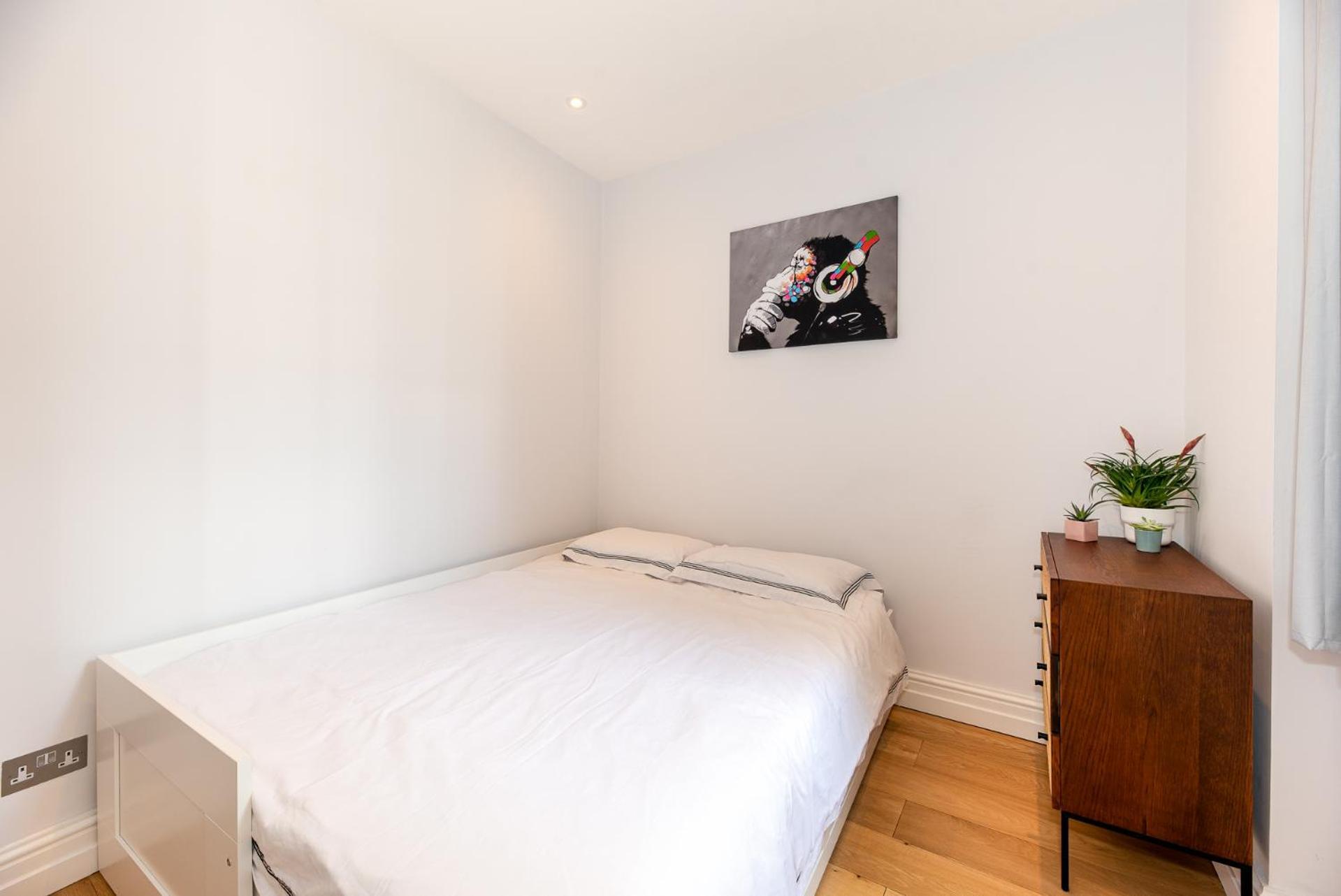 2-Bedroom Victorian Apartment In Kensington ลอนดอน ภายนอก รูปภาพ