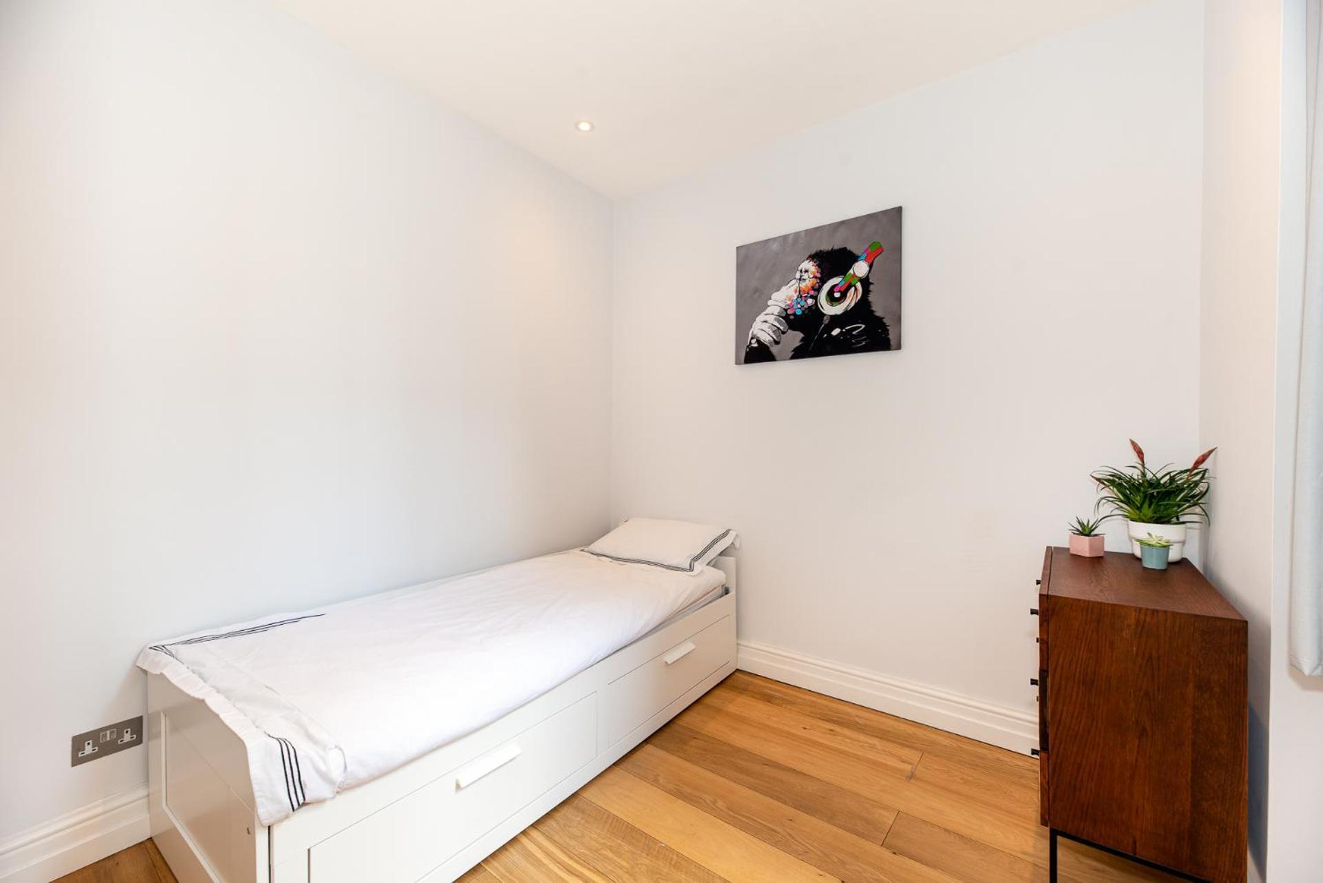 2-Bedroom Victorian Apartment In Kensington ลอนดอน ภายนอก รูปภาพ