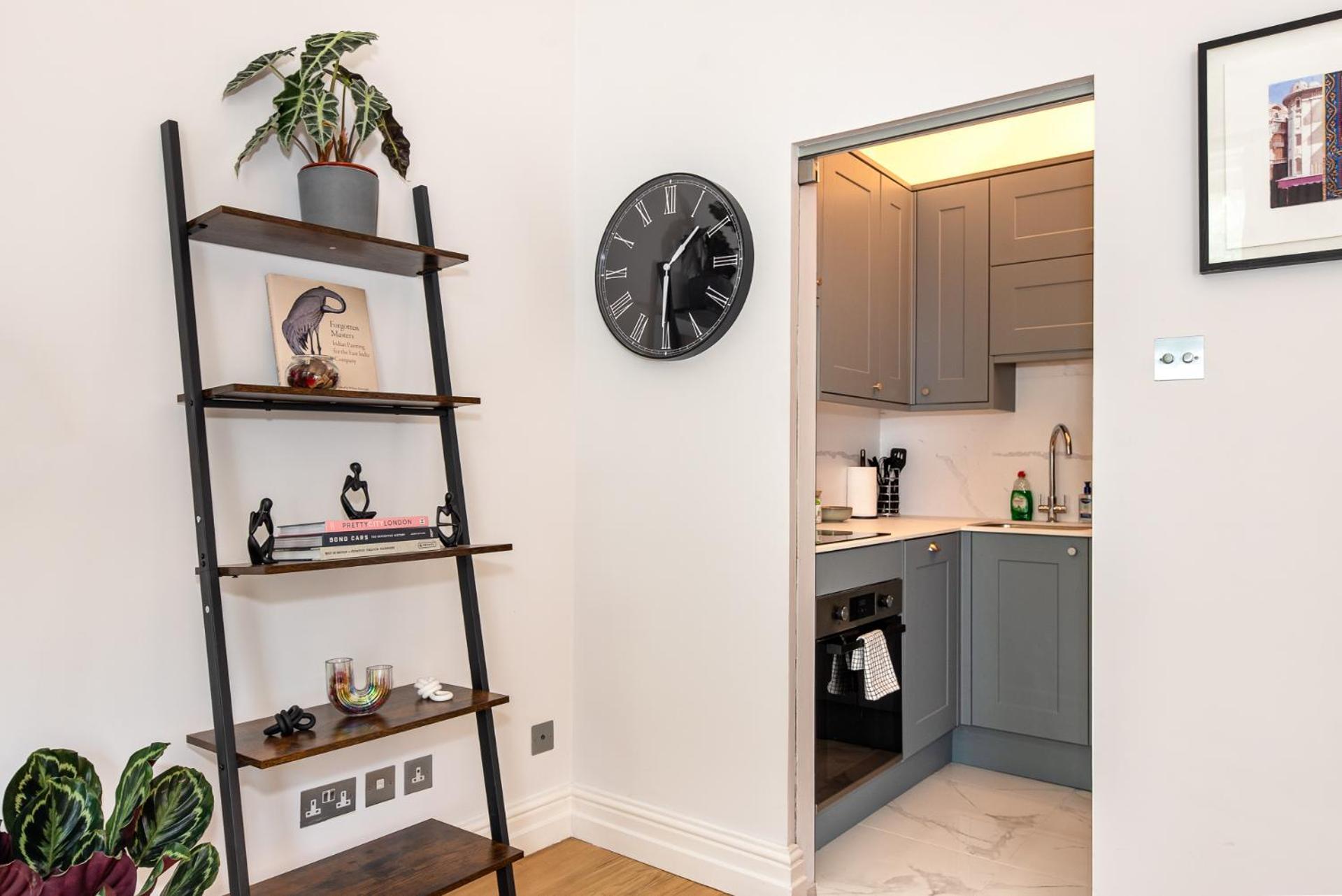 2-Bedroom Victorian Apartment In Kensington ลอนดอน ภายนอก รูปภาพ