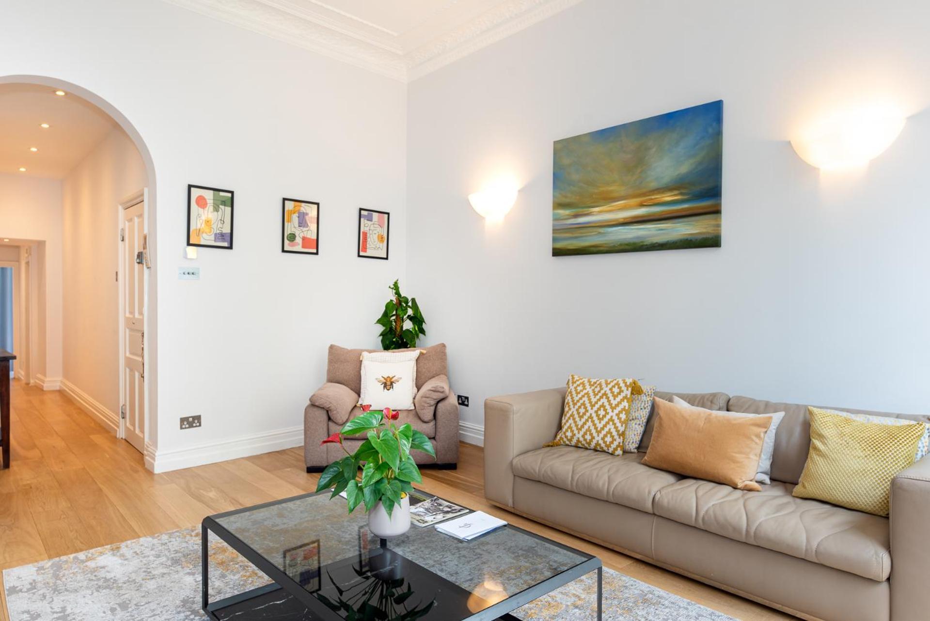 2-Bedroom Victorian Apartment In Kensington ลอนดอน ภายนอก รูปภาพ