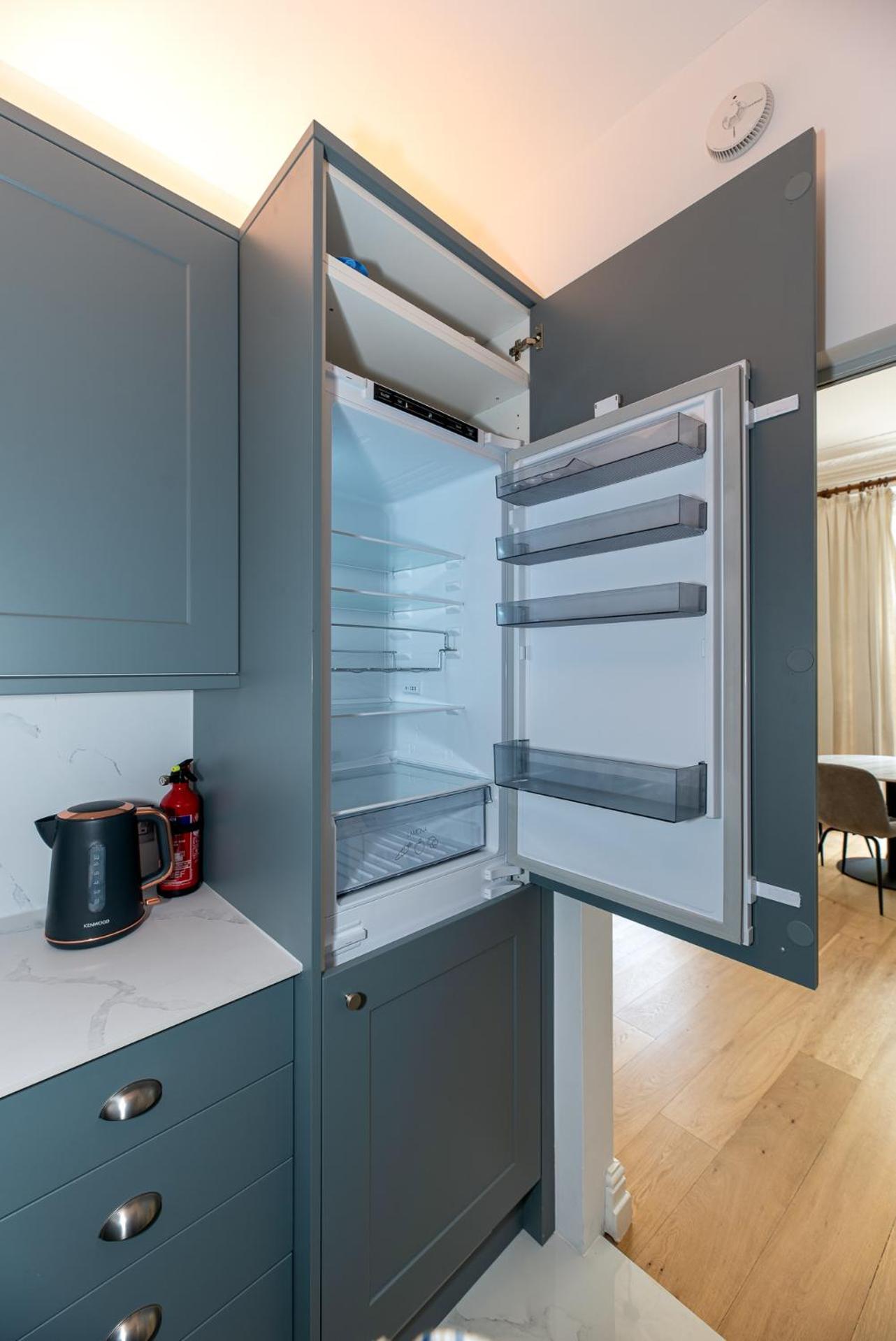 2-Bedroom Victorian Apartment In Kensington ลอนดอน ภายนอก รูปภาพ